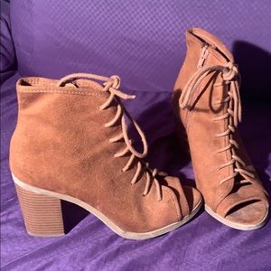 Brown Heels 🍁FallSale🍂